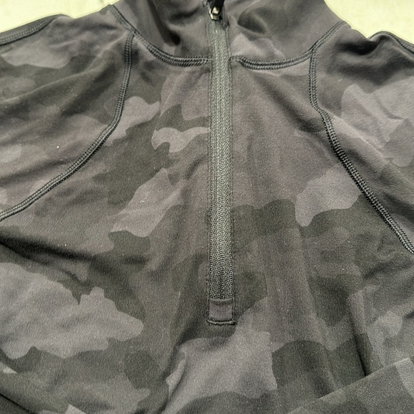 Lululemon 1/2 Zip Cropped - Picture 5 of 10